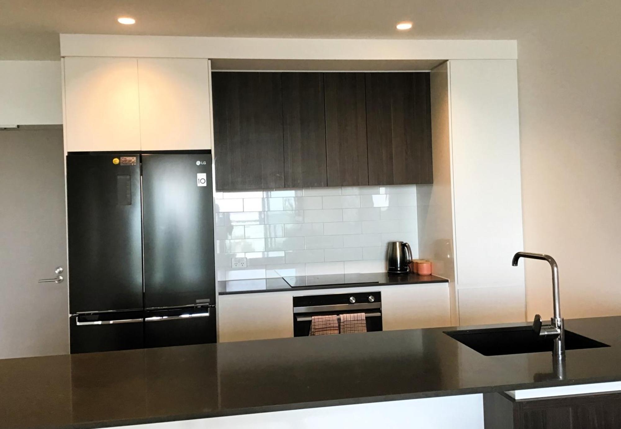 1003 Mirimar 1 Bedroom With Bay Views On The Waterfront Apartment *