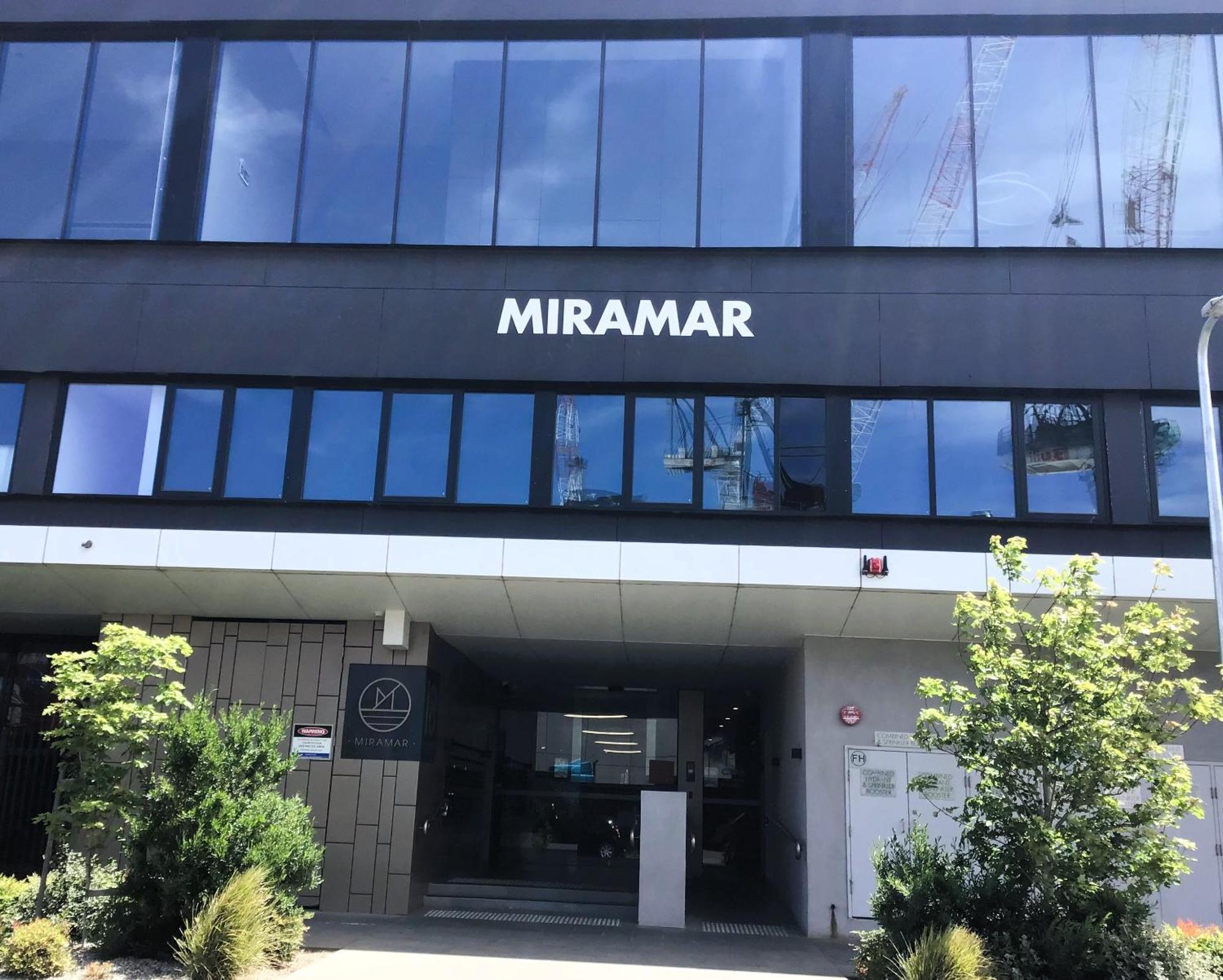 1003 Mirimar 1 Bedroom With Bay Views On The Waterfront *