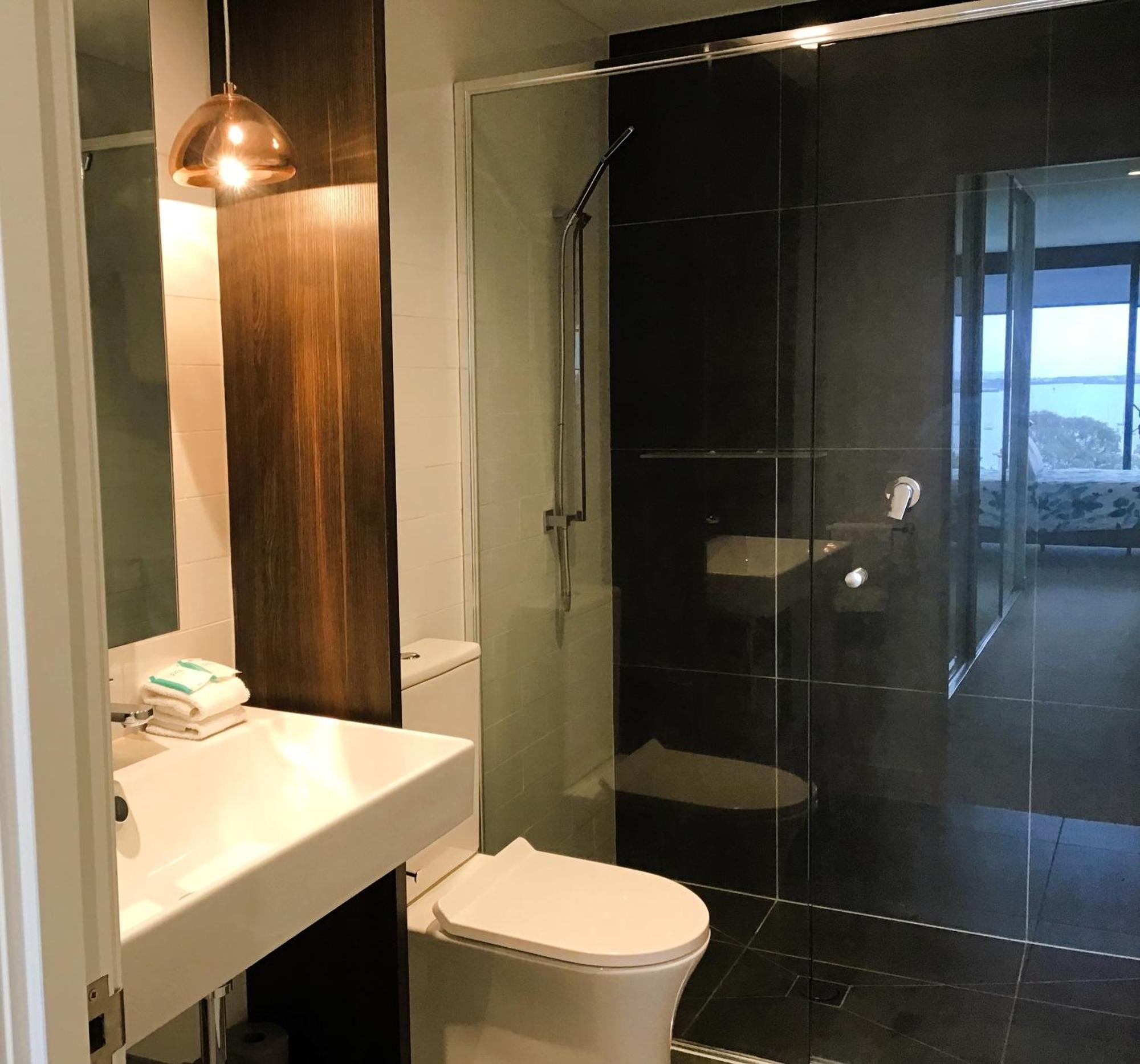 1003 Mirimar 1 Bedroom With Bay Views On The Waterfront